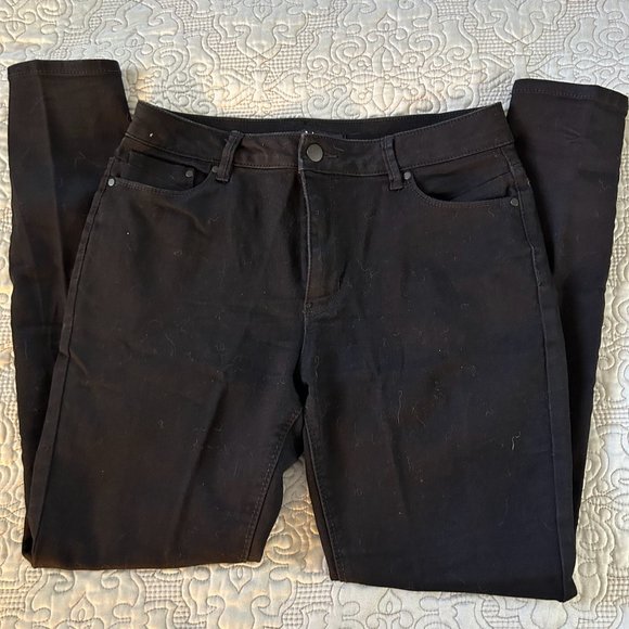 Women's Skinny black D. Jeans - size 12? Or smaller? - NWT - Picture 2 of 4